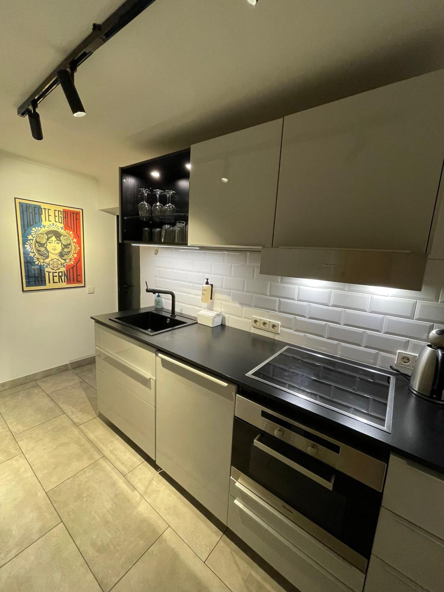 The Suites Alster Waterfront Family Apartments Amburgo Esterno foto