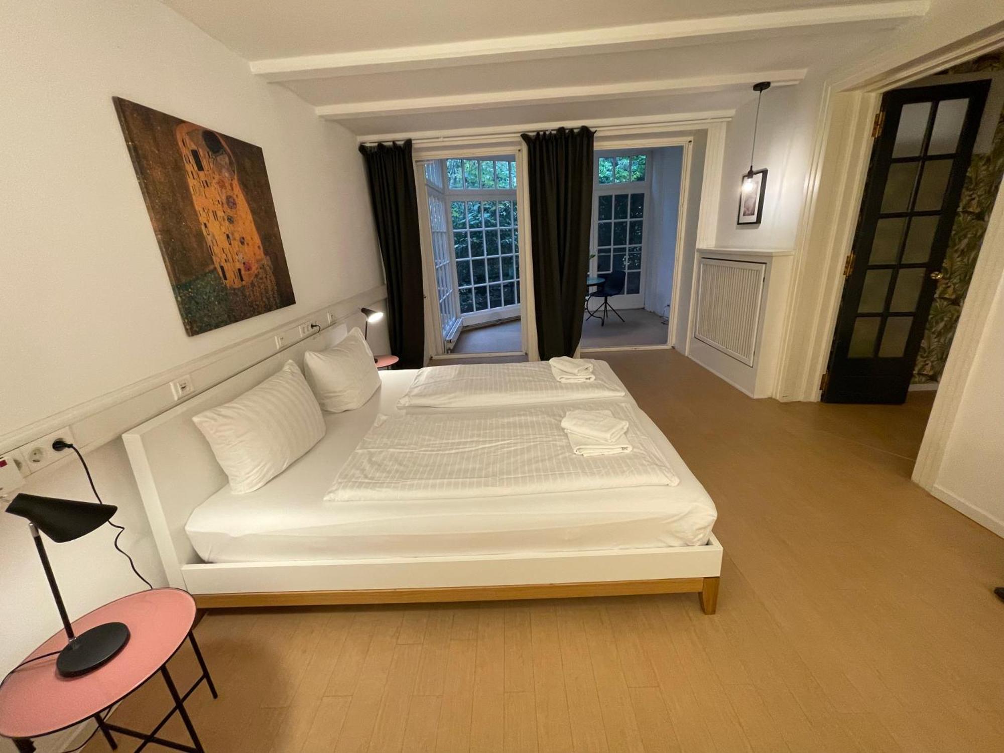 The Suites Alster Waterfront Family Apartments Amburgo Esterno foto